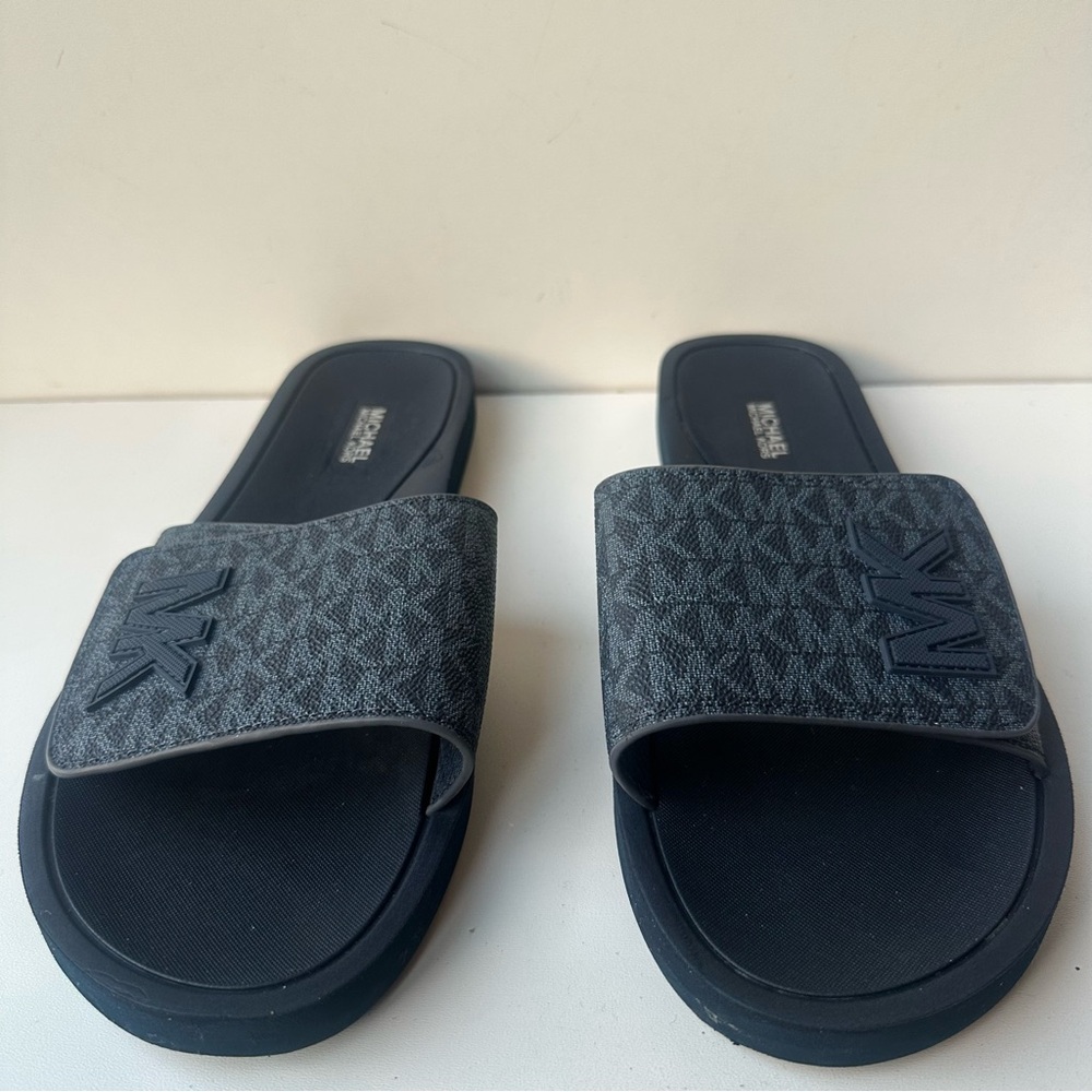 Michael Kors Wade Women's Adiustable
Slide MK Logo Sandal shoes Blue /gray Sz:11